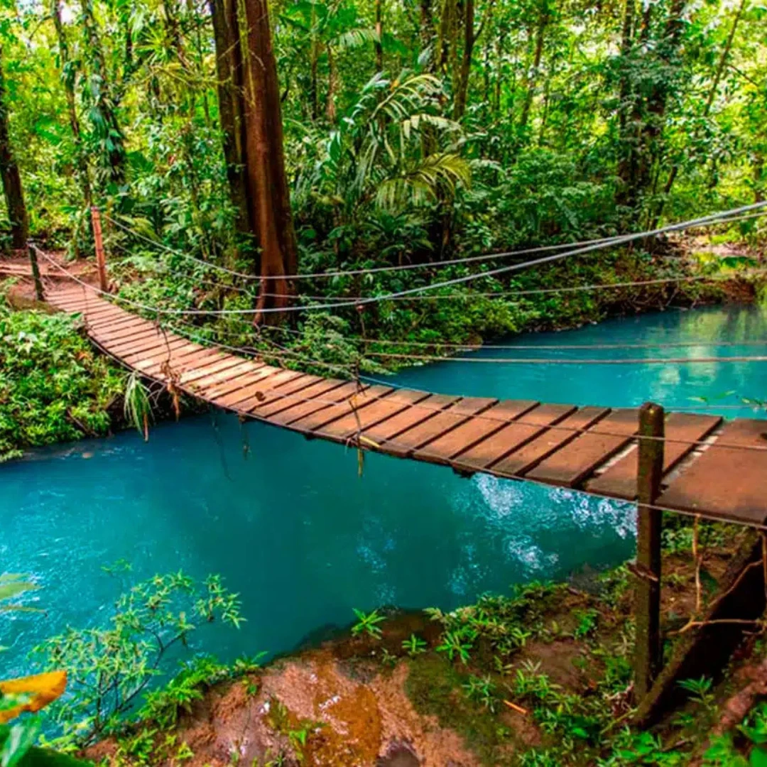 Rio Celeste trail